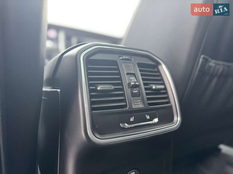 Внедорожник / Кроссовер Porsche Macan 2018 в Харькове