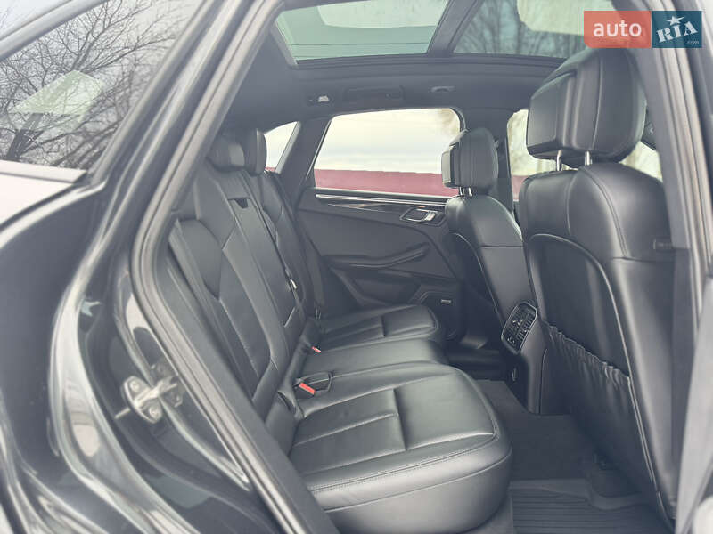 Внедорожник / Кроссовер Porsche Macan 2018 в Харькове