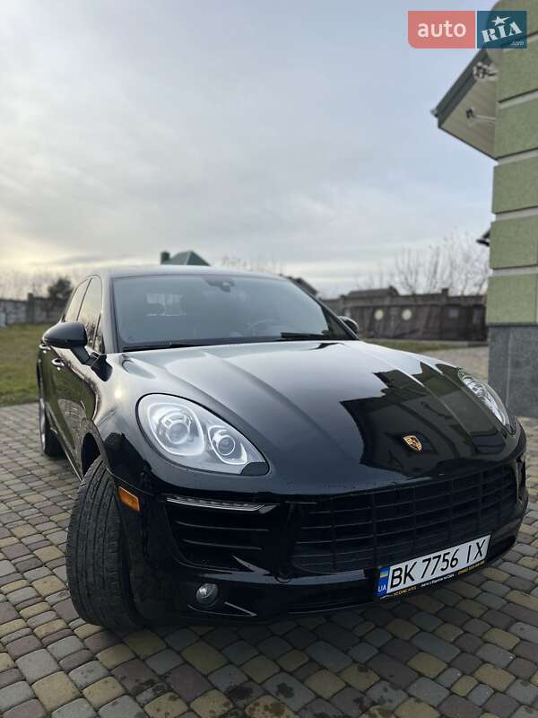 Внедорожник / Кроссовер Porsche Macan 2016 в Киеве