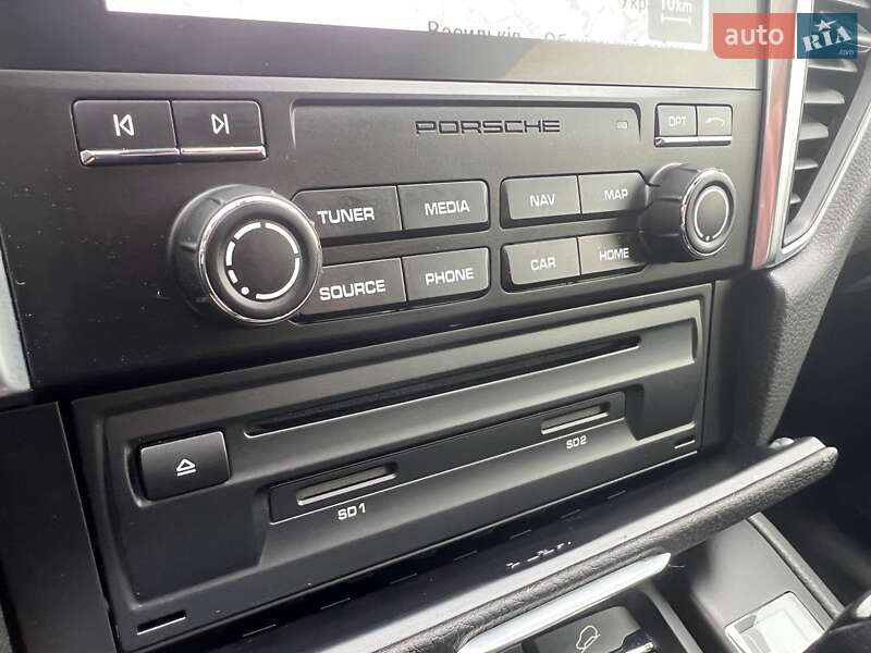 Внедорожник / Кроссовер Porsche Macan 2016 в Киеве