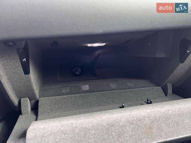 Внедорожник / Кроссовер Porsche Macan 2016 в Киеве