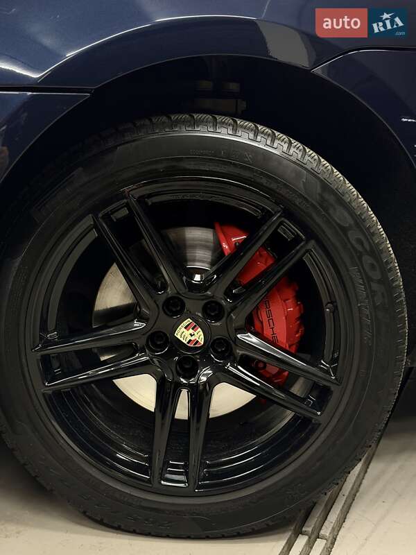 Внедорожник / Кроссовер Porsche Macan 2021 в Киеве