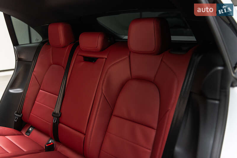 Внедорожник / Кроссовер Porsche Macan 2025 в Мукачево