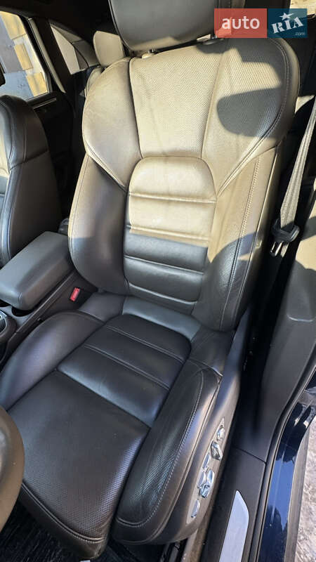 Внедорожник / Кроссовер Porsche Macan 2015 в Киеве