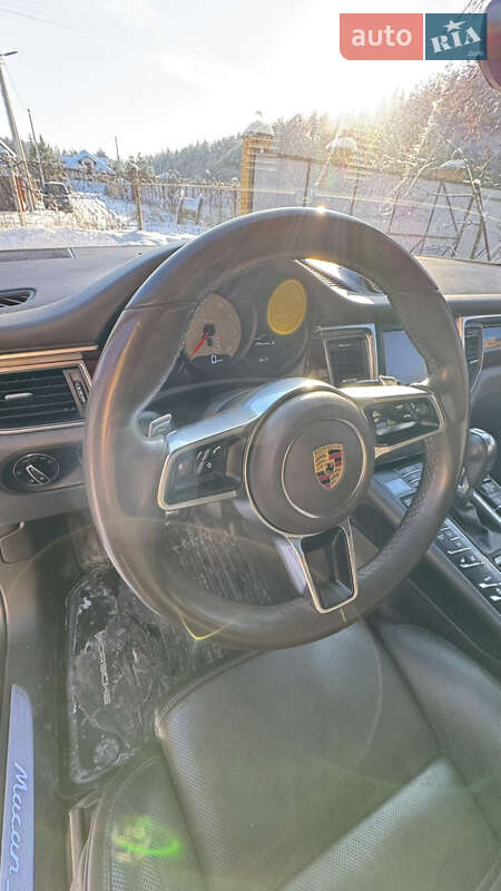 Внедорожник / Кроссовер Porsche Macan 2015 в Киеве