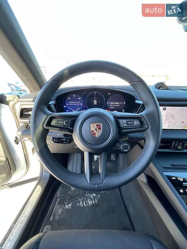 Внедорожник / Кроссовер Porsche Macan 2024 в Львове