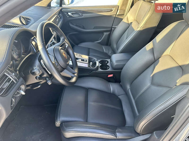 Внедорожник / Кроссовер Porsche Macan 2022 в Киеве