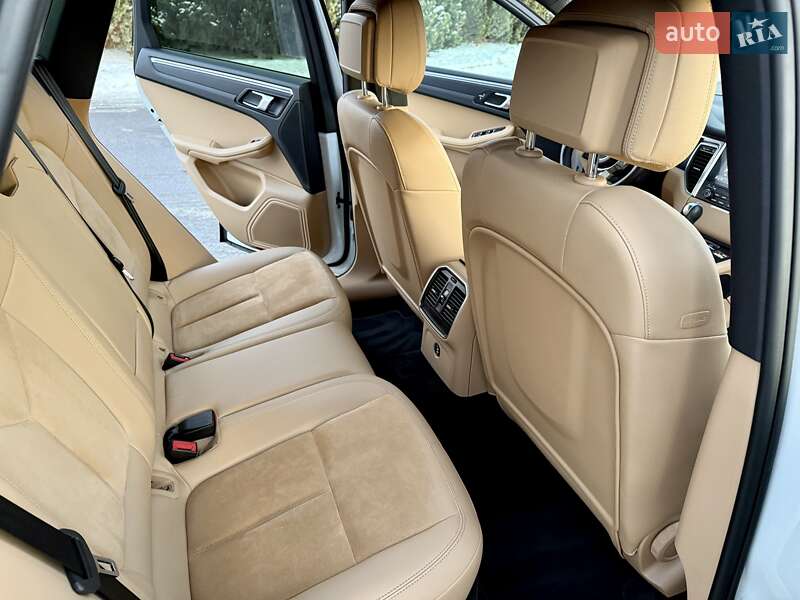 Внедорожник / Кроссовер Porsche Macan 2017 в Киеве