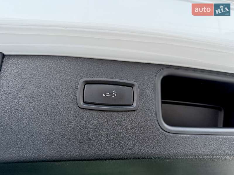 Внедорожник / Кроссовер Porsche Macan 2017 в Киеве