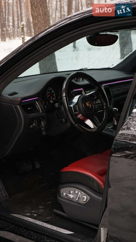 Внедорожник / Кроссовер Porsche Macan 2015 в Киеве