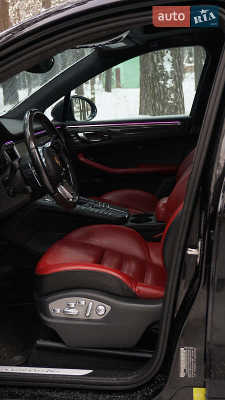 Внедорожник / Кроссовер Porsche Macan 2015 в Киеве