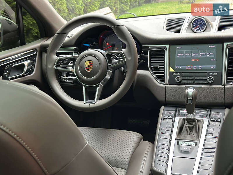 Внедорожник / Кроссовер Porsche Macan 2017 в Киеве