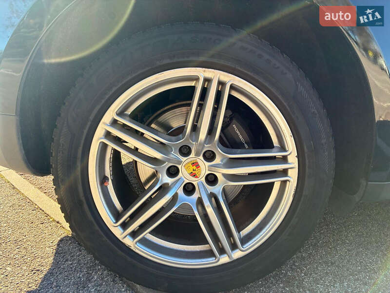 Внедорожник / Кроссовер Porsche Macan 2016 в Киеве