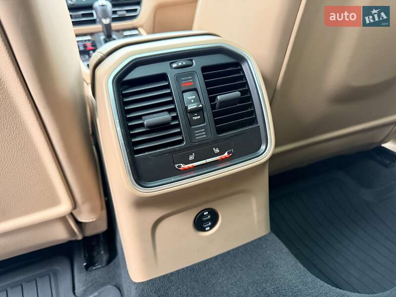 Внедорожник / Кроссовер Porsche Macan 2023 в Черновцах