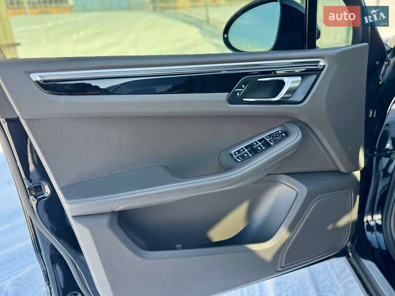 Позашляховик / Кросовер Porsche Macan 2018 в Києві фото 36 Позашляховик / Кросовер Porsche Macan 2018 в Києві