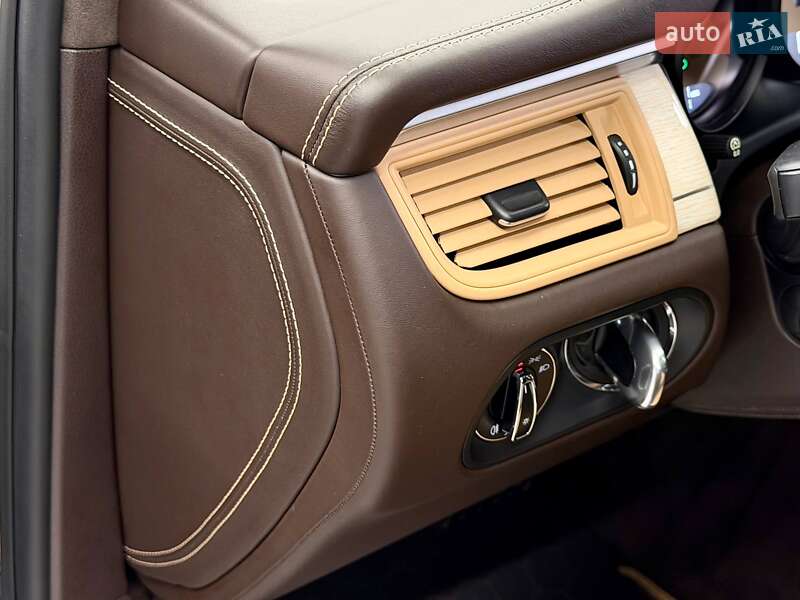 Внедорожник / Кроссовер Porsche Macan 2016 в Киеве