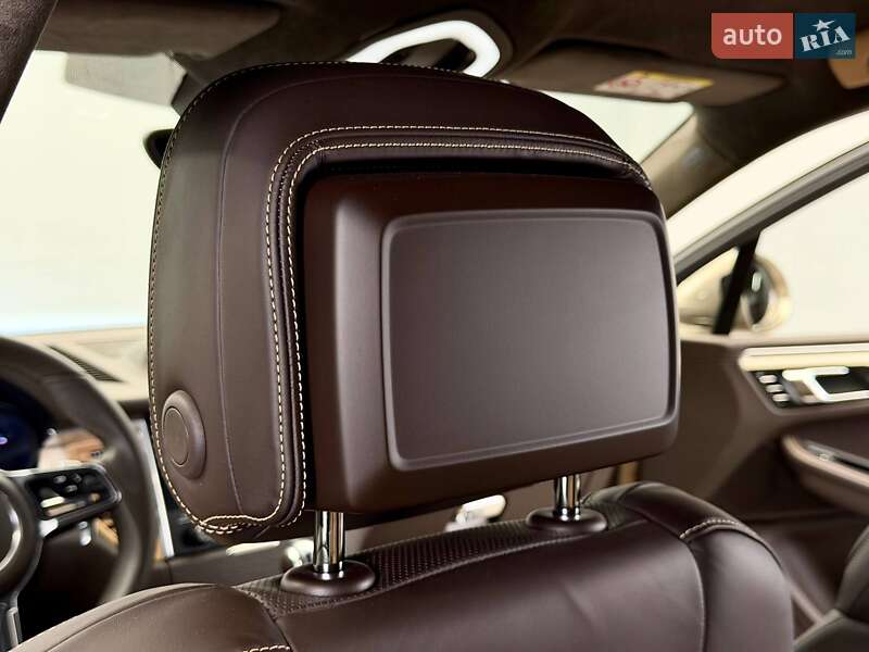 Внедорожник / Кроссовер Porsche Macan 2016 в Киеве