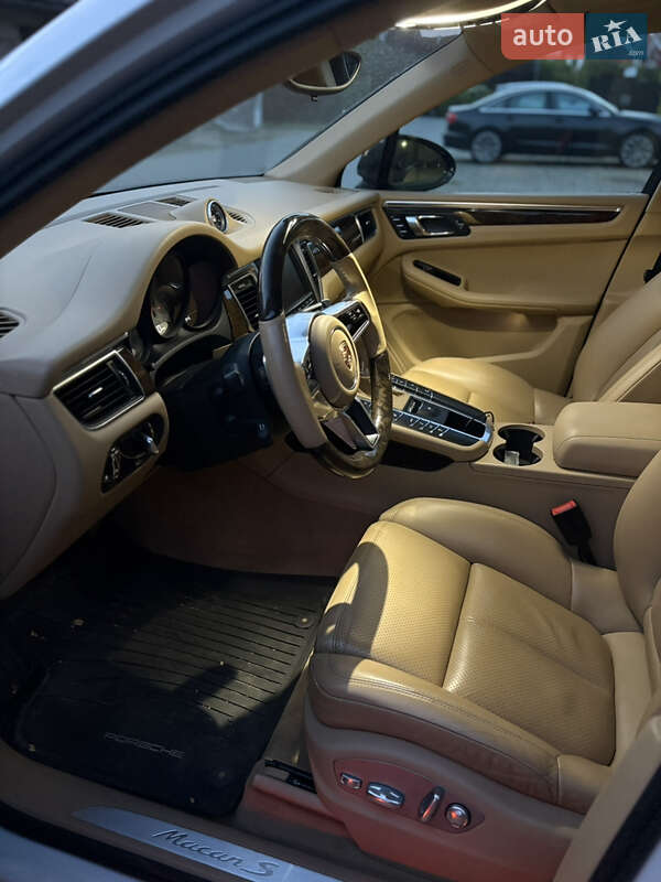 Позашляховик / Кросовер Porsche Macan 2014 в Києві