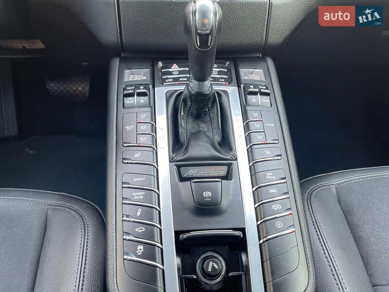 Внедорожник / Кроссовер Porsche Macan 2018 в Киеве