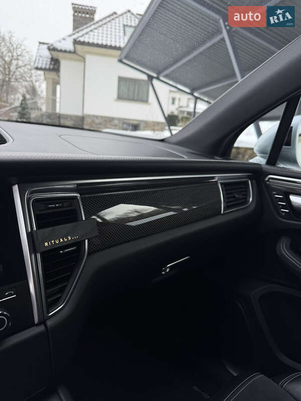 Внедорожник / Кроссовер Porsche Macan 2016 в Тернополе