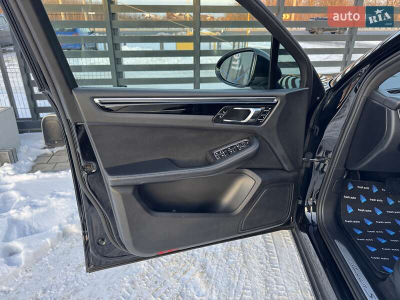 Внедорожник / Кроссовер Porsche Macan 2015 в Ровно фото 14 Внедорожник / Кроссовер Porsche Macan 2015 в Ровно