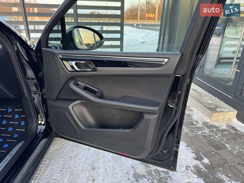 Внедорожник / Кроссовер Porsche Macan 2015 в Ровно фото 32 Внедорожник / Кроссовер Porsche Macan 2015 в Ровно