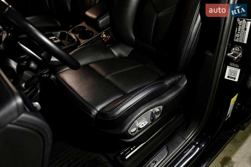 Позашляховик / Кросовер Porsche Macan 2023 в Тернополі