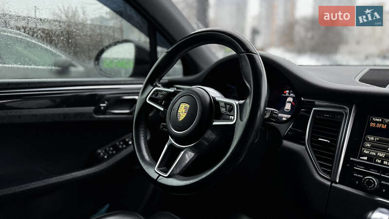 Позашляховик / Кросовер Porsche Macan 2016 в Києві