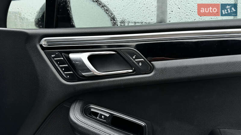 Позашляховик / Кросовер Porsche Macan 2016 в Києві