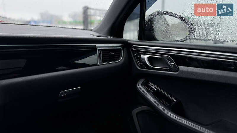 Позашляховик / Кросовер Porsche Macan 2016 в Києві