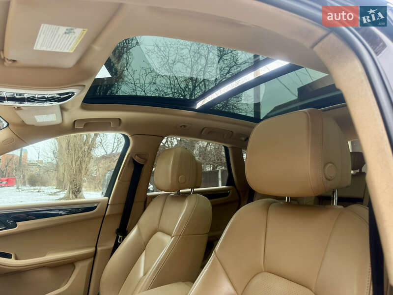 Позашляховик / Кросовер Porsche Macan 2014 в Києві