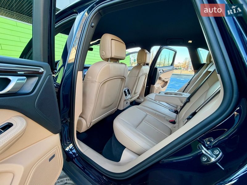 Позашляховик / Кросовер Porsche Macan 2021 в Києві