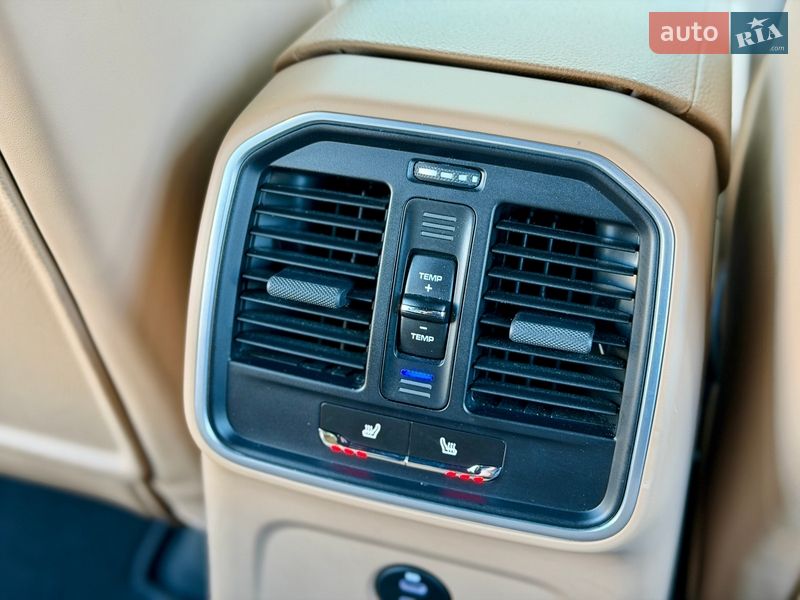 Позашляховик / Кросовер Porsche Macan 2021 в Києві