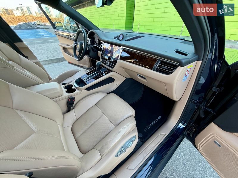 Позашляховик / Кросовер Porsche Macan 2021 в Києві
