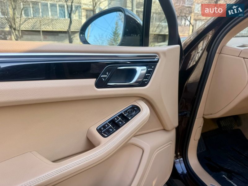 Позашляховик / Кросовер Porsche Macan 2014 в Києві