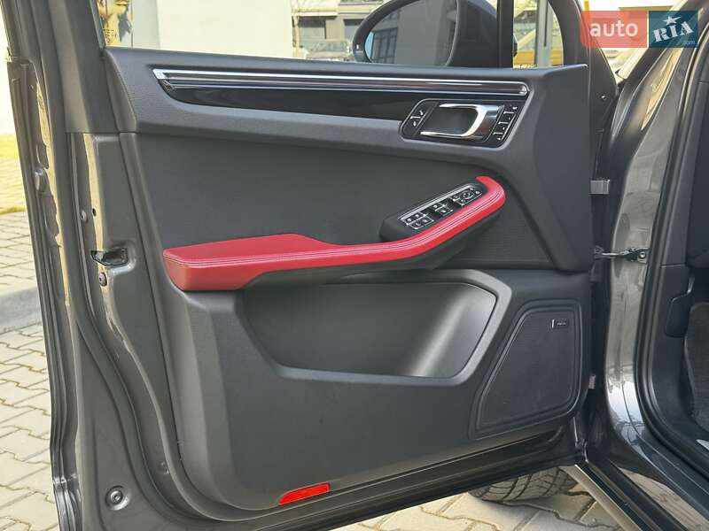 Позашляховик / Кросовер Porsche Macan 2015 в Івано-Франківську