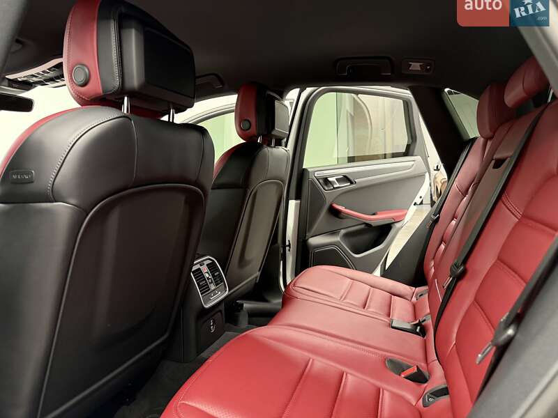 Внедорожник / Кроссовер Porsche Macan 2025 в Киеве