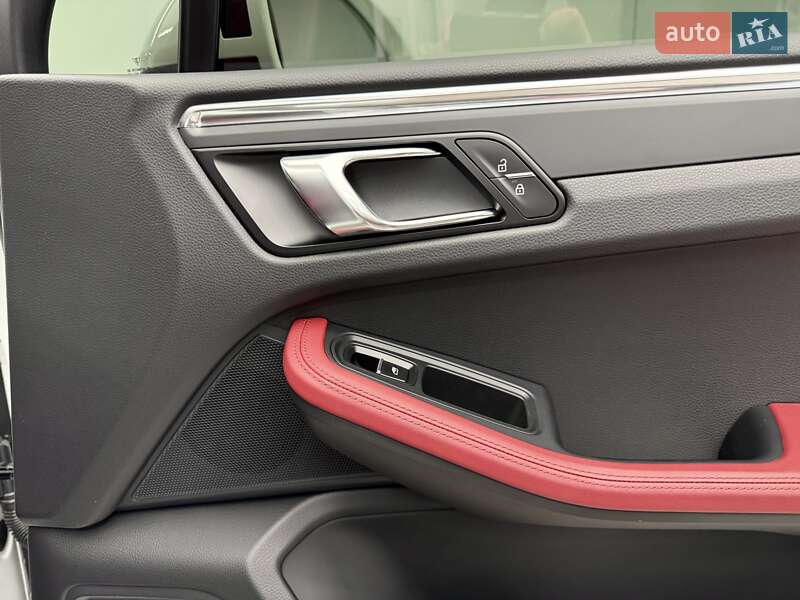 Внедорожник / Кроссовер Porsche Macan 2025 в Киеве