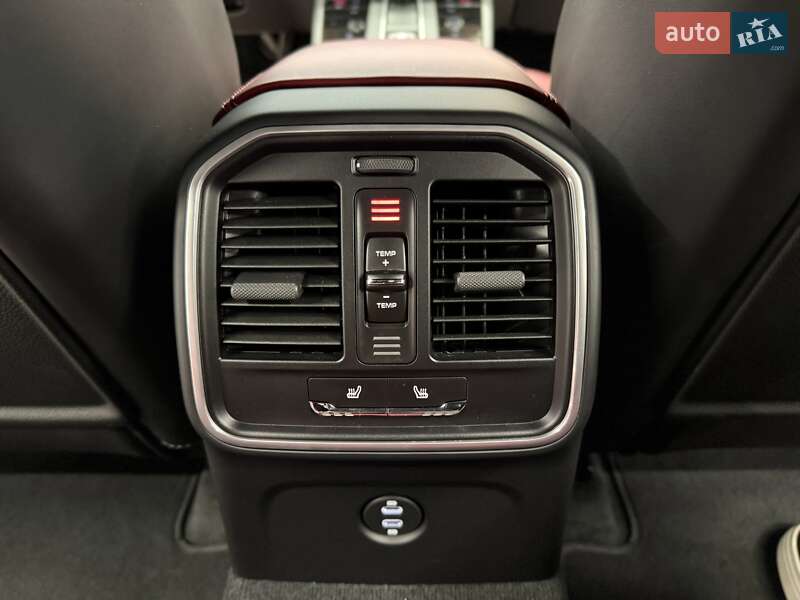 Внедорожник / Кроссовер Porsche Macan 2025 в Киеве