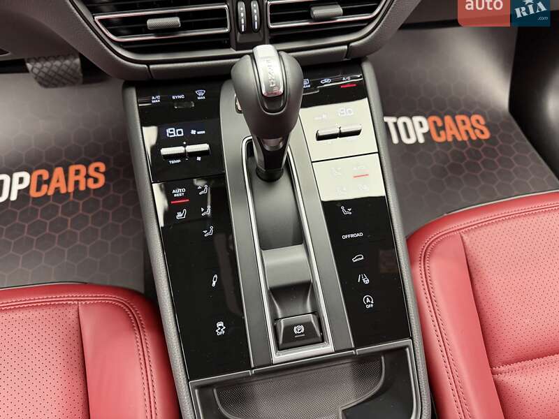 Внедорожник / Кроссовер Porsche Macan 2025 в Киеве