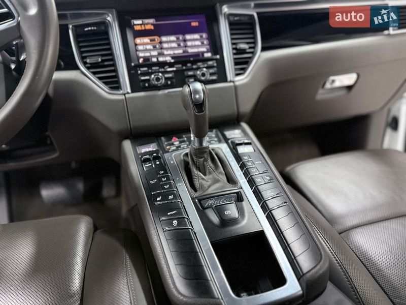Внедорожник / Кроссовер Porsche Macan 2015 в Одессе