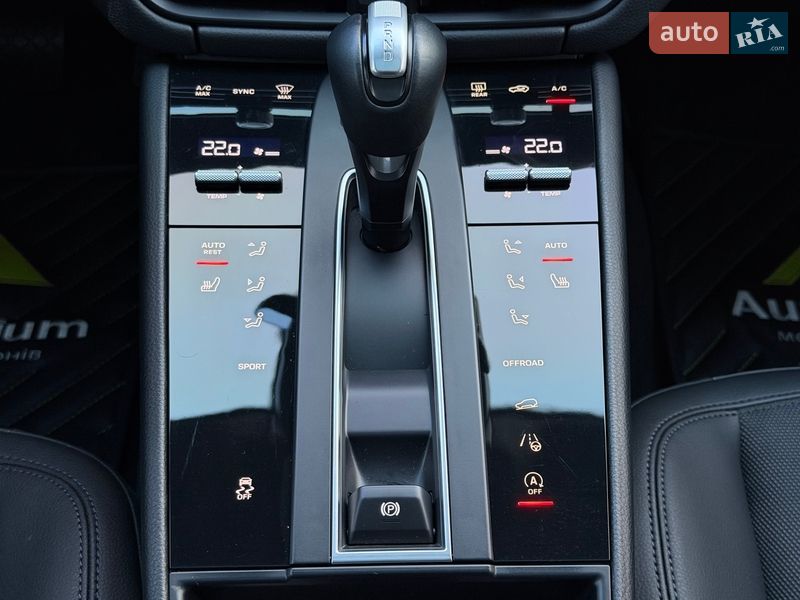 Позашляховик / Кросовер Porsche Macan 2022 в Києві