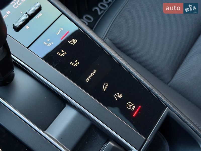 Позашляховик / Кросовер Porsche Macan 2022 в Києві