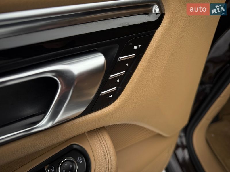 Позашляховик / Кросовер Porsche Macan 2015 в Львові