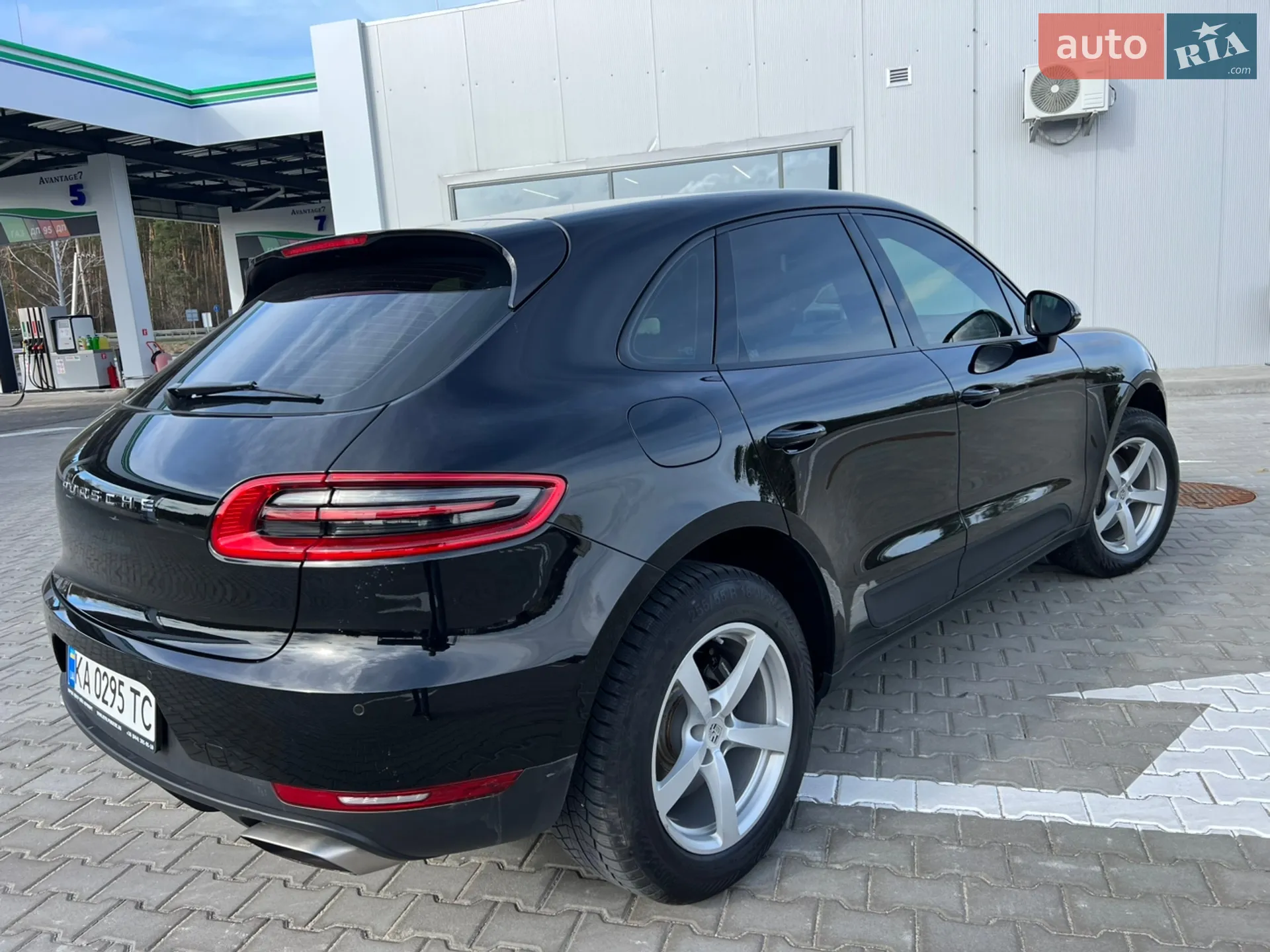2017 Porsche Macan - мініатюра 12