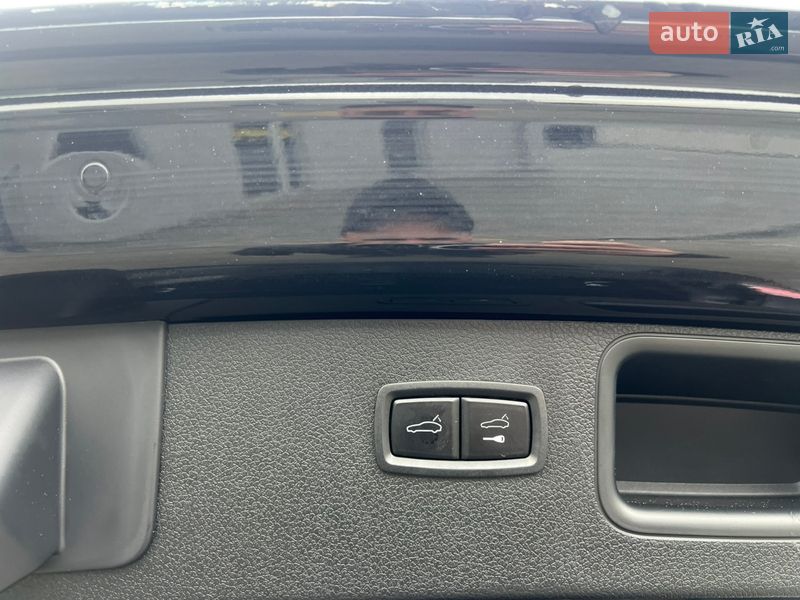 Позашляховик / Кросовер Porsche Macan 2022 в Києві