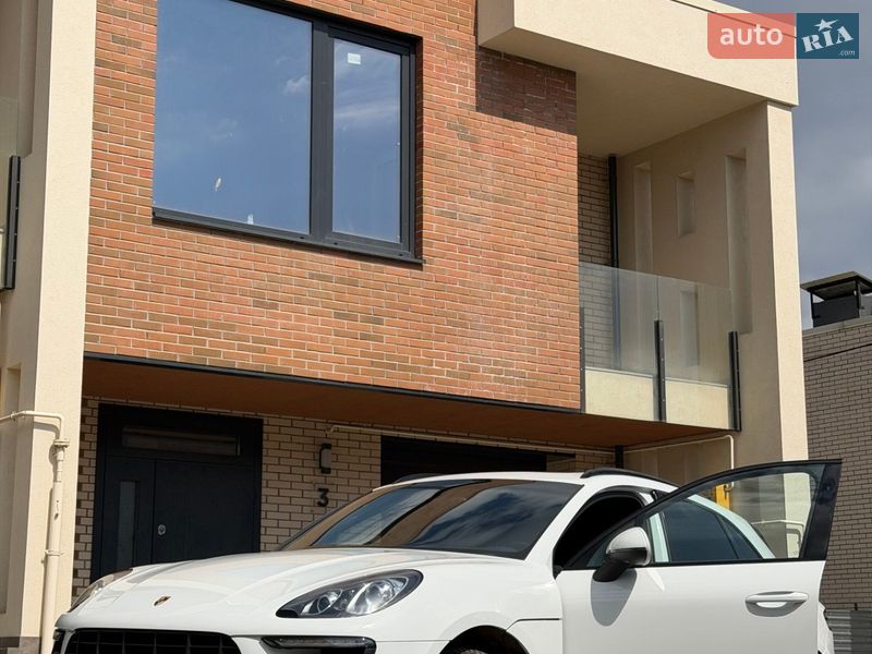 Внедорожник / Кроссовер Porsche Macan 2015 в Черновцах