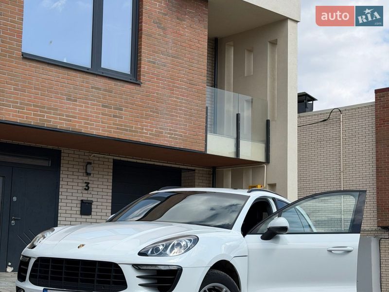 Внедорожник / Кроссовер Porsche Macan 2015 в Черновцах