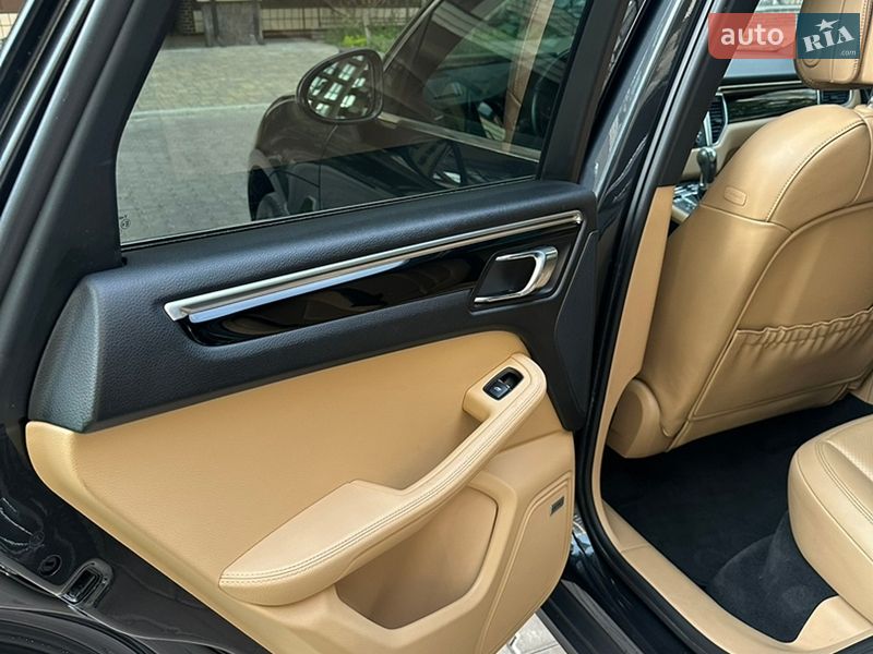 Позашляховик / Кросовер Porsche Macan 2016 в Києві фото 11 Позашляховик / Кросовер Porsche Macan 2016 в Києві