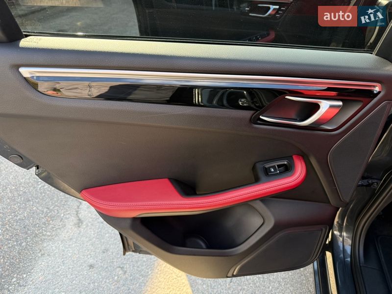 Внедорожник / Кроссовер Porsche Macan 2016 в Кропивницком